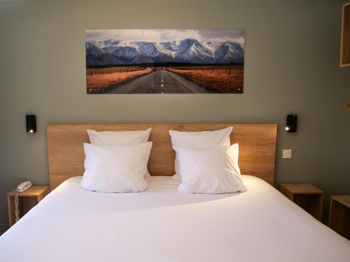 991 Hotel
